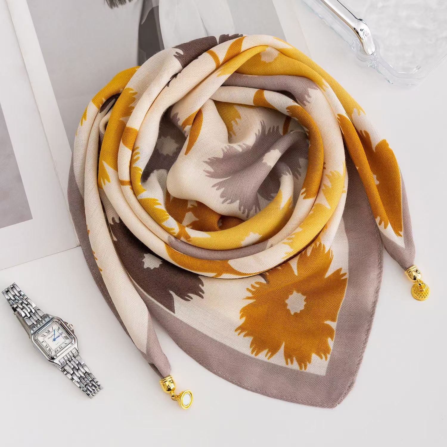 2026 New Style Warm Square Scarf with Magnetic Buckle, Triangular Silk Scarf, Cotton Scarf for Women, Stylish Neck Warmer for Spring, Autumn, and Winter, Versatile and Elegant